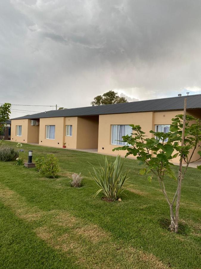 Las Catalpas Macachín Exterior foto